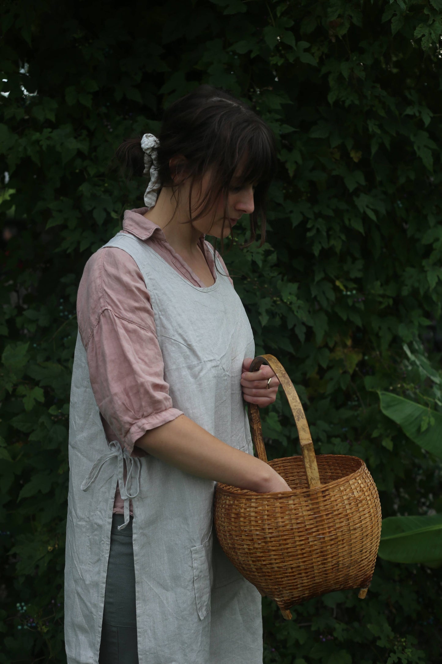 Linen Gardener Apron - Dark Grey