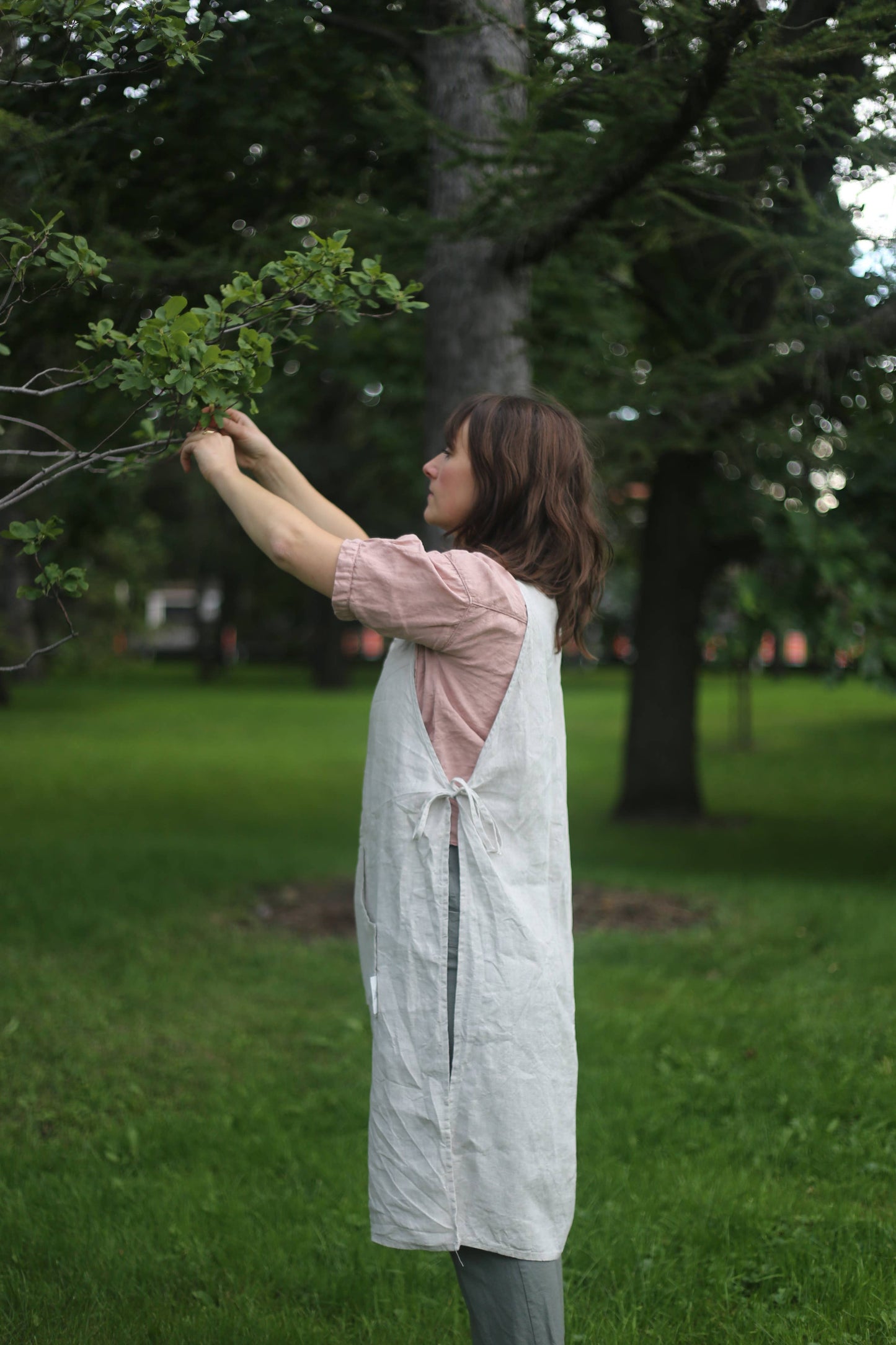 Linen Gardener Apron - Dark Grey