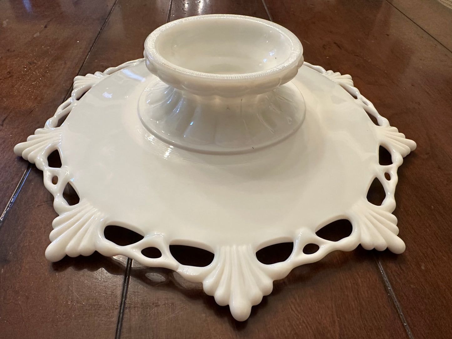 Westmoreland Ring and Petal 11” Pedestal Plate