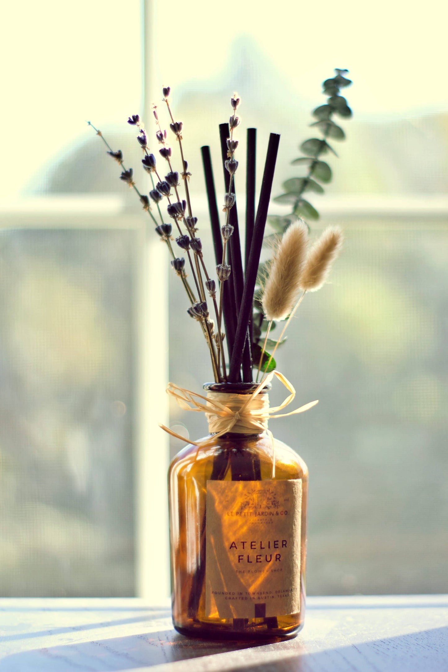 Le Petit Jardin & Co. - The Flower Shop Reed Diffuser w/ Lavender & Eucalyptus