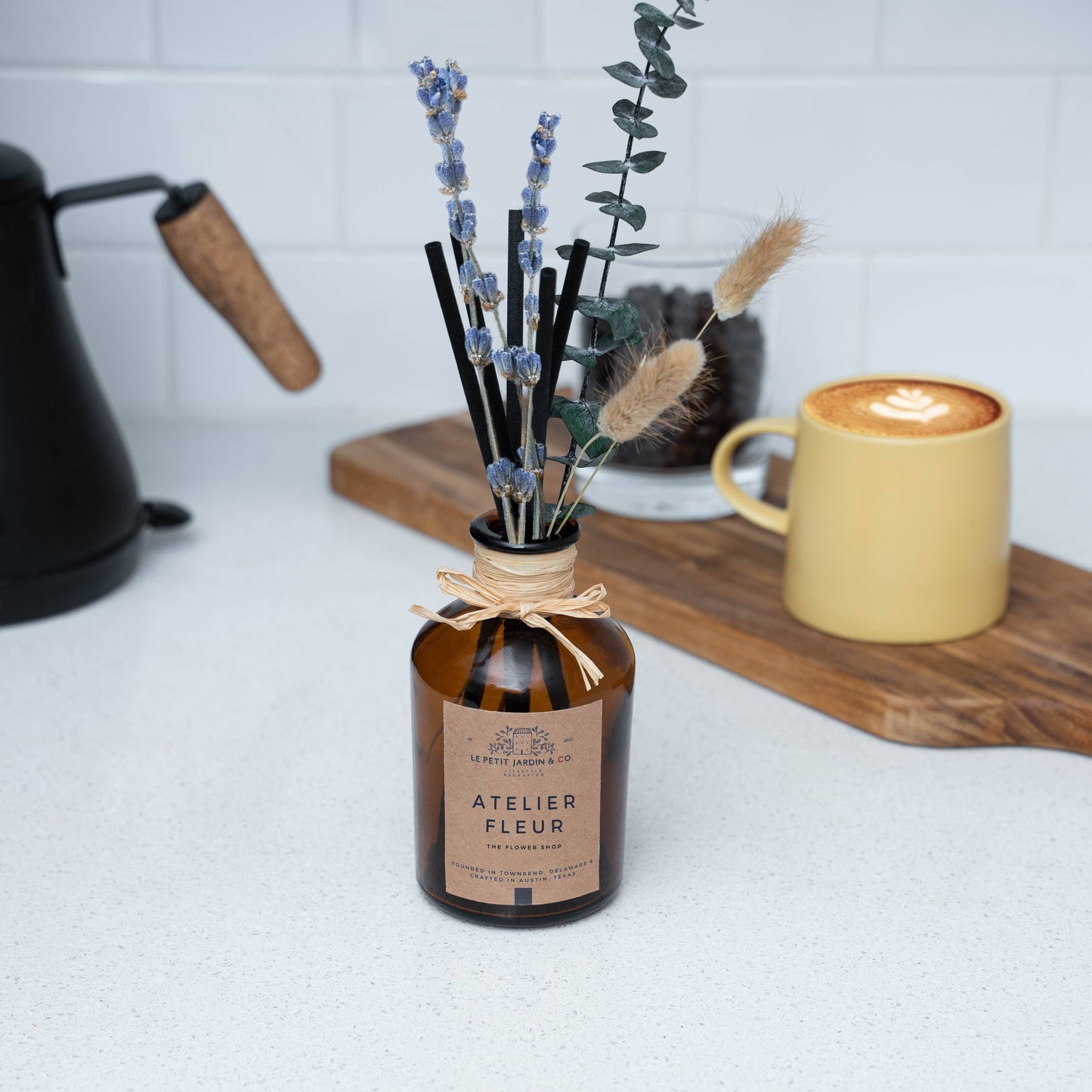 Le Petit Jardin & Co. - The Flower Shop Reed Diffuser w/ Lavender & Eucalyptus